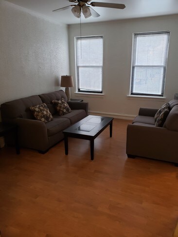 Evelyn Apartments