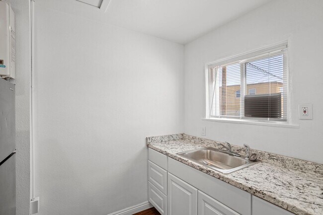 Photo - 605 E Williams St