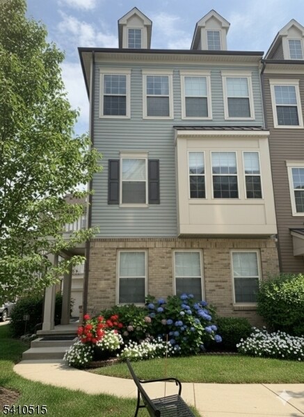 Photo - 1 Cortland Ct