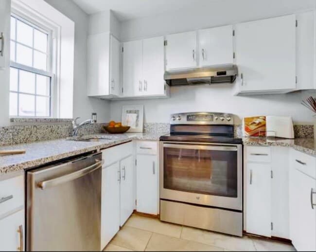4811 30th St S Unidad Fully Furnished Arlington 2 month Sublet