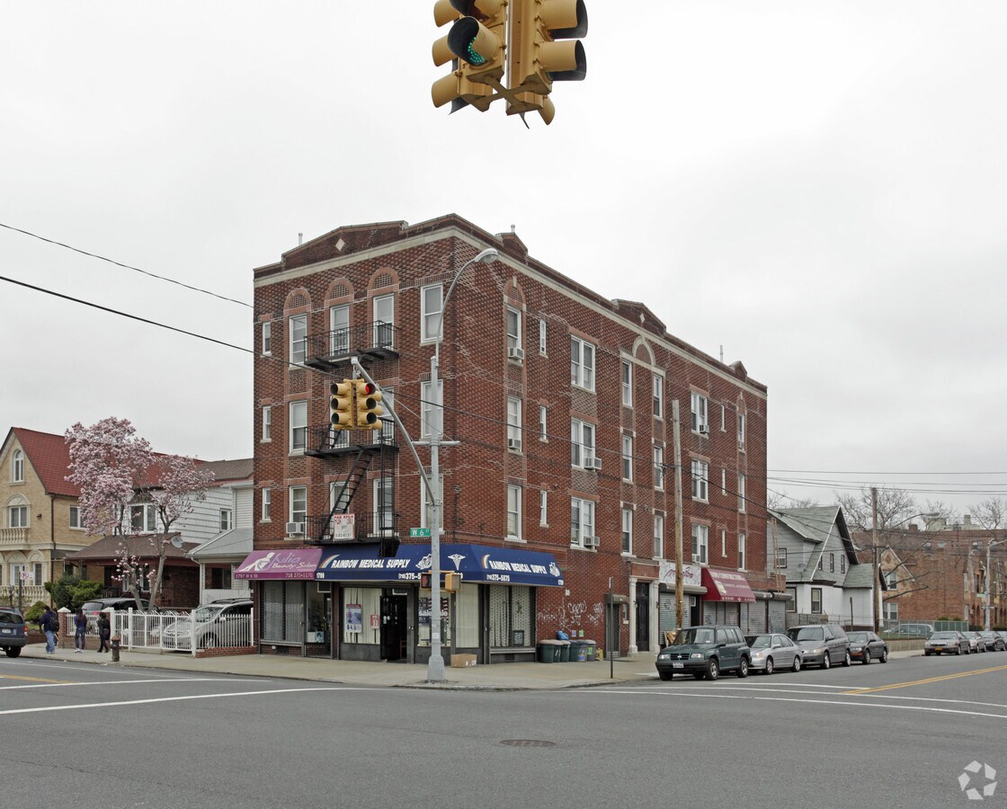 Photo - 195-203 Highlawn Ave Apartments