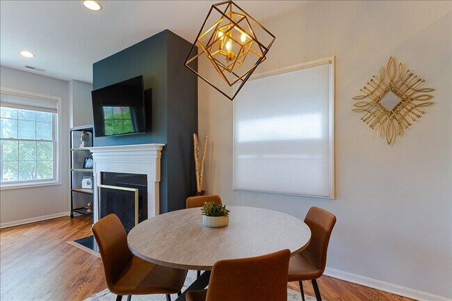 Photo - 7028 N Ridge Blvd