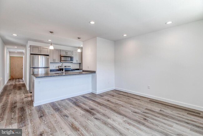 Photo - 751 N 43rd St Unit 302