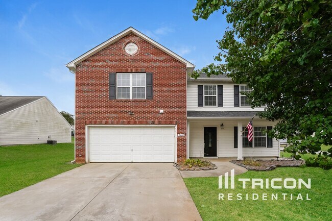 Building Photo - 2400 Lannigan Dr