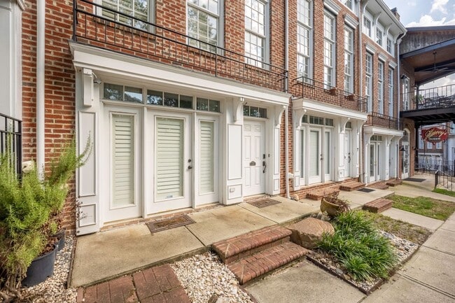 Photo - Stylish 3-bedroom townhome in Vermillion in Hustersville