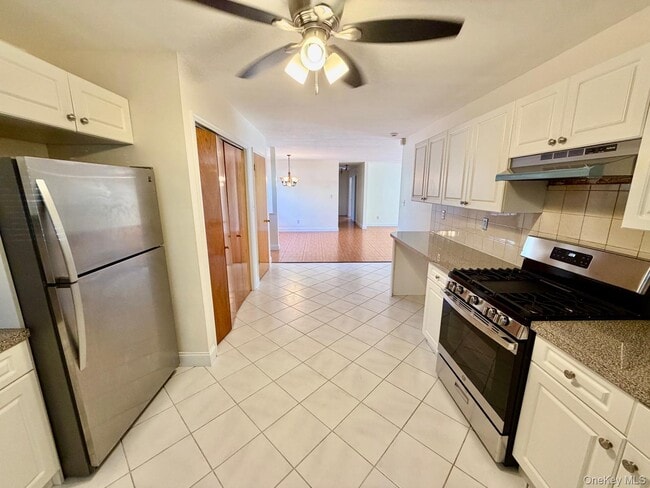 Photo - 456 E Chester St