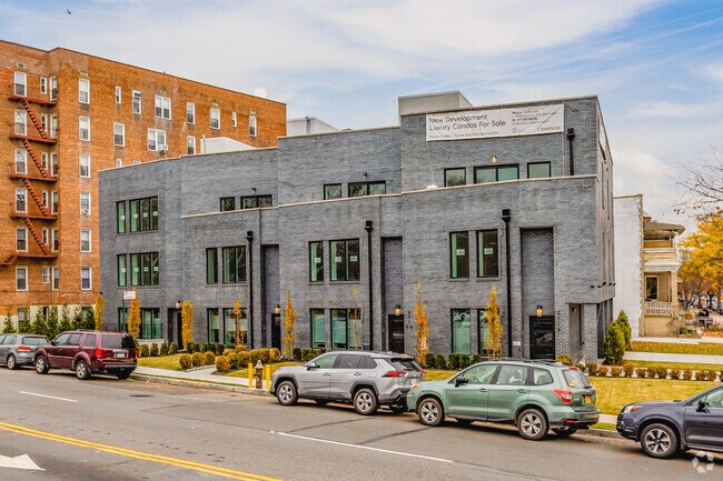 Photo - 271 McDonald Ave