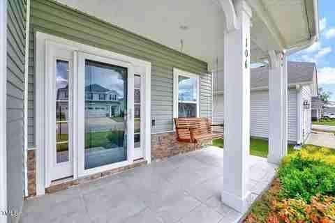 Photo - 106 Boomer St