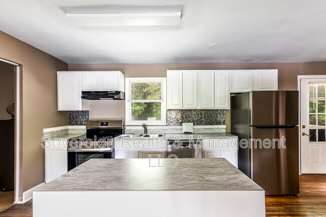 Photo - 2833 Cardo Dr NW