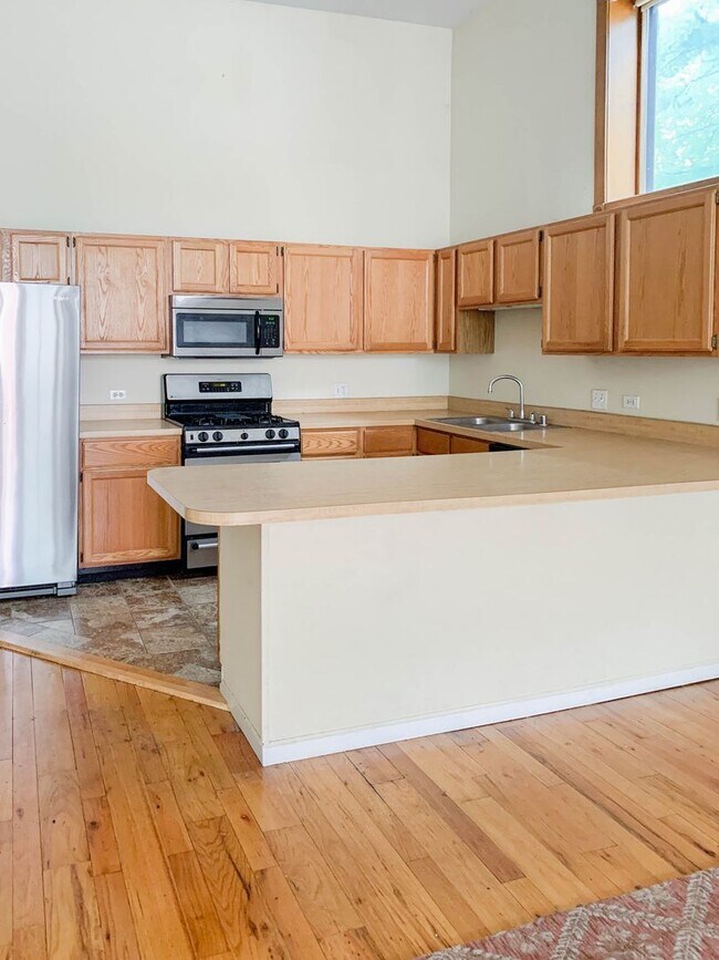 Photo - 2952 N Racine Ave Unit 1A