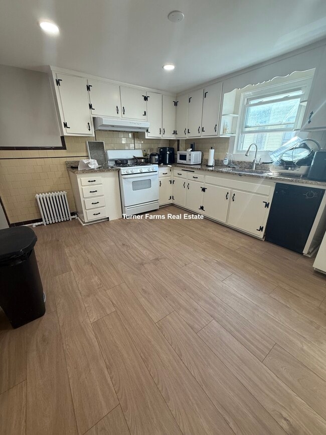 Photo - 132 George St