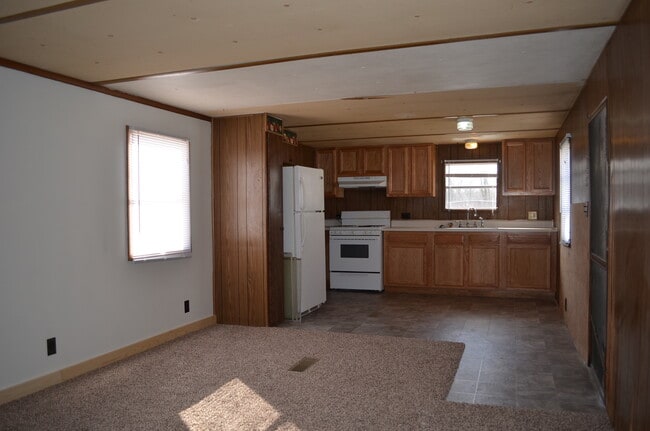 8000 Rolling Hills Dr
