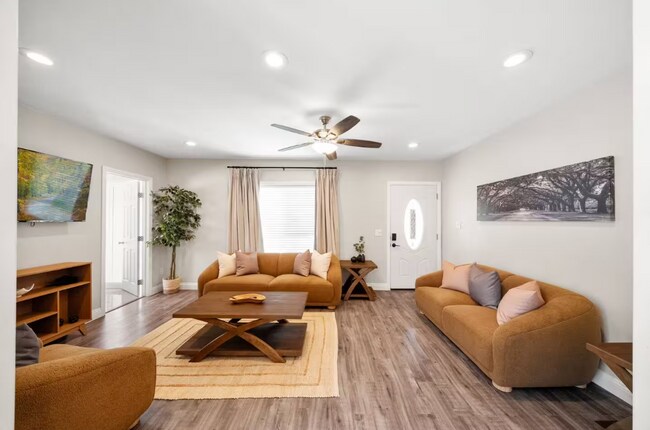 4157 Edgewood Pl