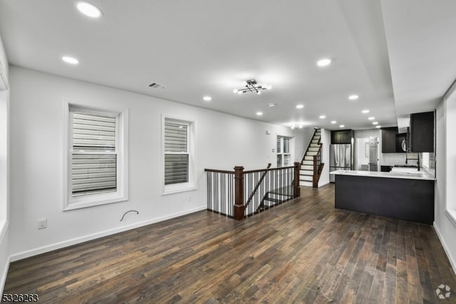 Building Photo - 613 S 18th St Rental