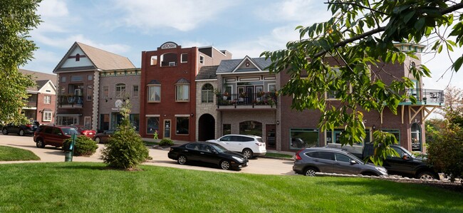 Building Photo - 1BR/1BA, Upscale Loft with accessible Rooftop Deck & Community Pool! Unit 203