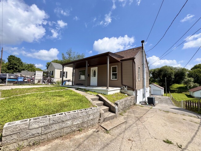 Photo - 107 N Robbins Ct