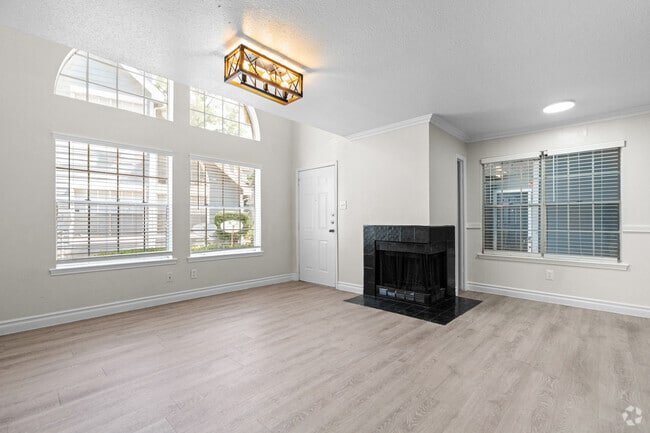 2BR, 1BA - 777SF - Living Room