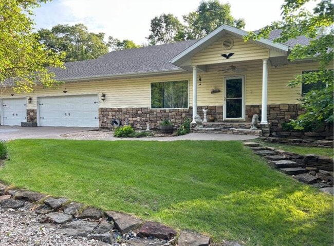 Photo - 7 Ulverston Dr