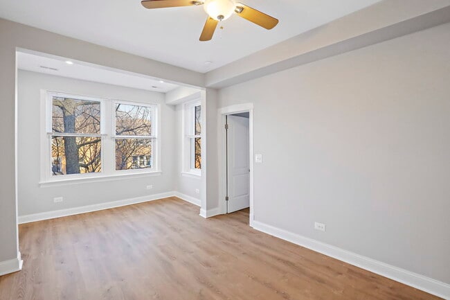 Photo - 2626 N Ridgeway Ave Unit 3