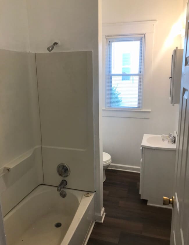 Photo - 1104 N George St