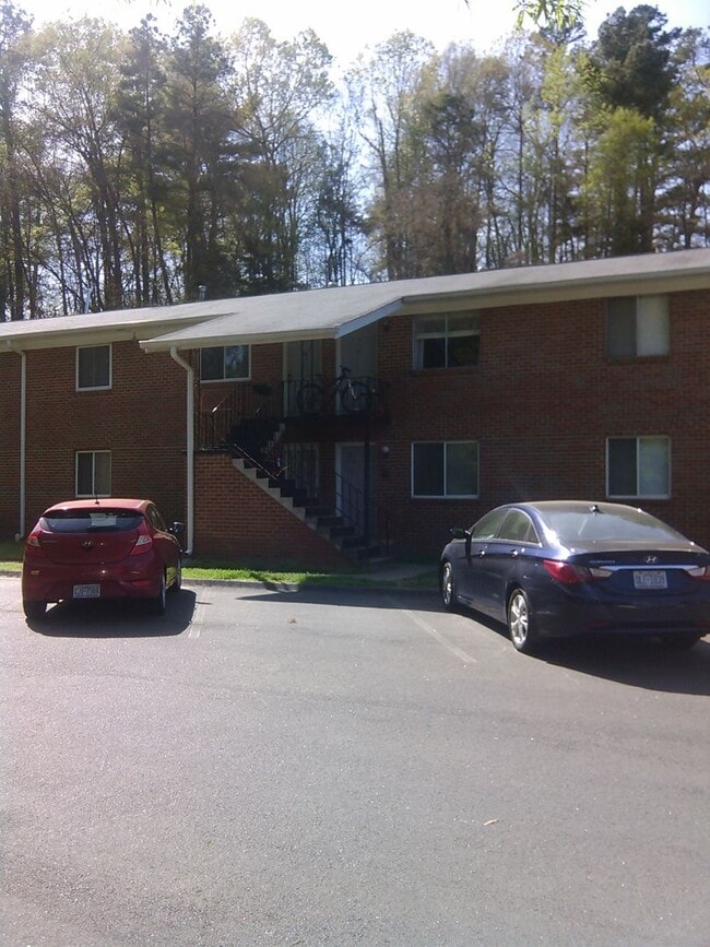 Building Photo - 529 Hillsborough St Unit 1