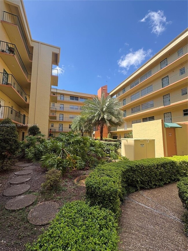 Building Photo - 4525 W 20th Ave Unit 529