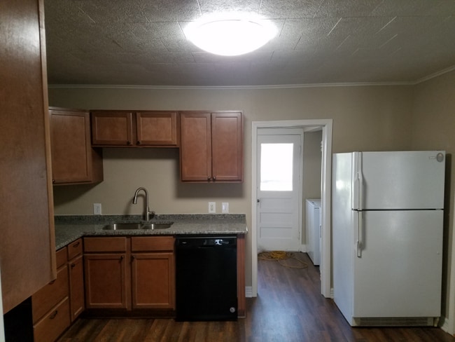 Photo - 824 N Bledsoe St