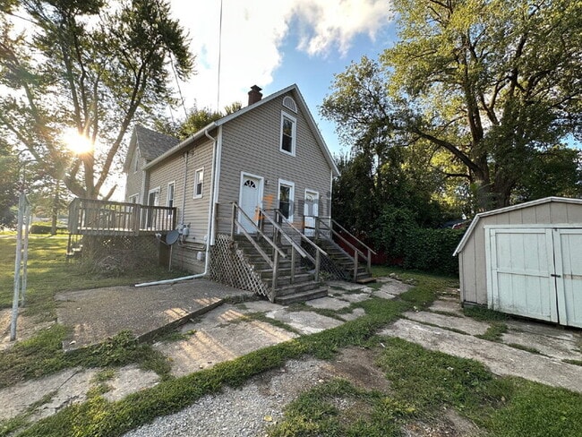 Photo - 2122 Elston St Unidad B Rental