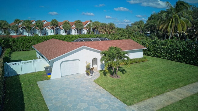 Photo - 2289 Windsor Rd