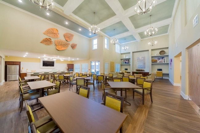 Complejo hermano - Lucas Creek Apartments