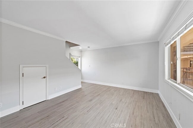 Photo - 2037 S Coast Hwy Unidad 12