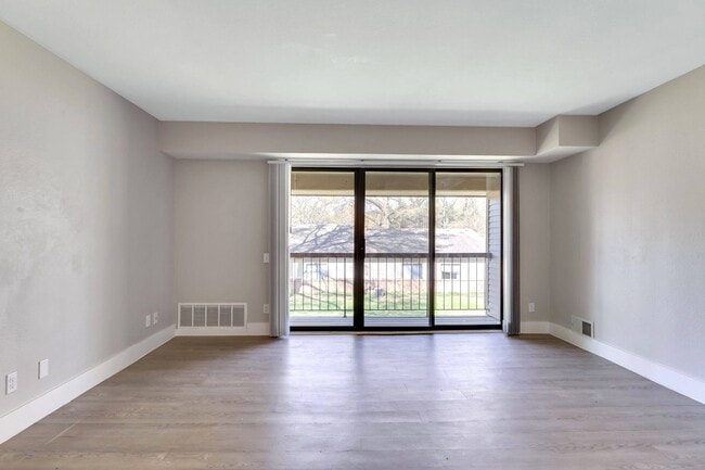 Pine Creek Apartments