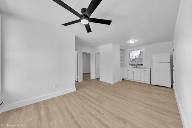 Building Photo - 725 2nd St Rental