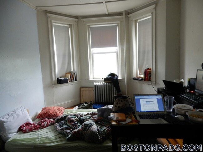 Building Photo - 1179 Boylston St