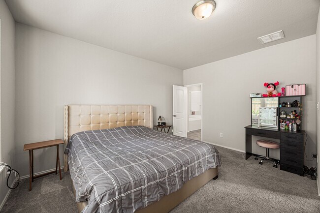 Photo - 4608 Mustang Run Dr