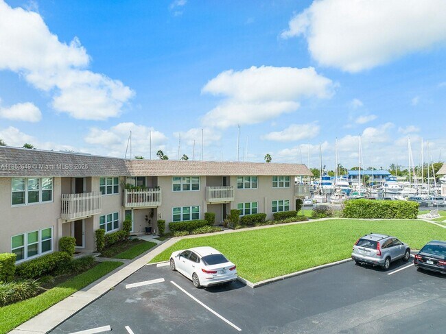 Building Photo - 349 Gulfstream Rd Rental