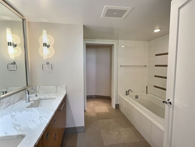 Photo - Luxurious One-Year Rental in the Heart of Kaka‘ako – with  Resort Amenities Unit Koolani #703