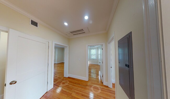 12 Harris St