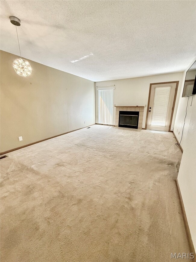 Photo - 102 Hillside Ln
