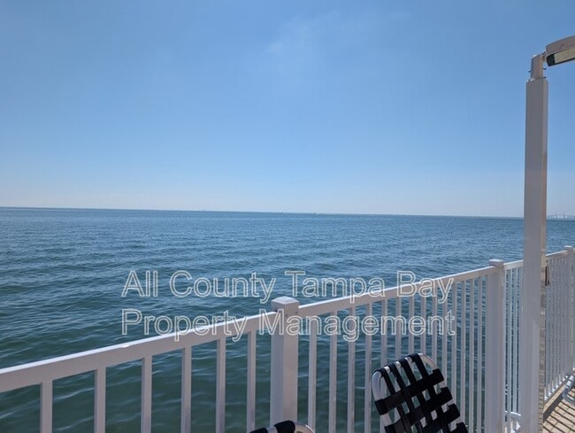 Building Photo - 7430 Sunshine Skyway Ln S Unit #201