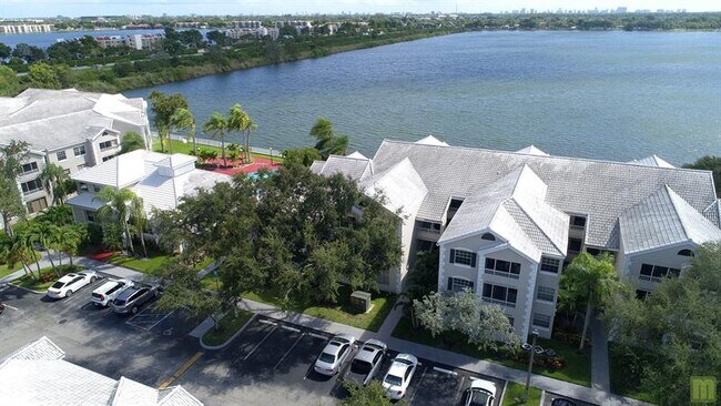 Photo - 2811 N Oakland Forest Dr Unit 201