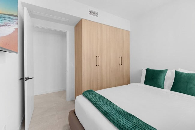 Photo - 501 NE 1st Ave Unit SI ID1502662P