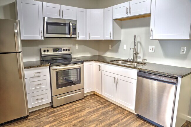 Photo - 1661 N Pearl St