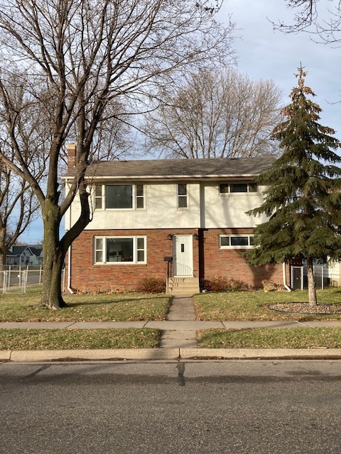 Front view of the duplex - 1430 4th St N Apartamentos Unidad 2