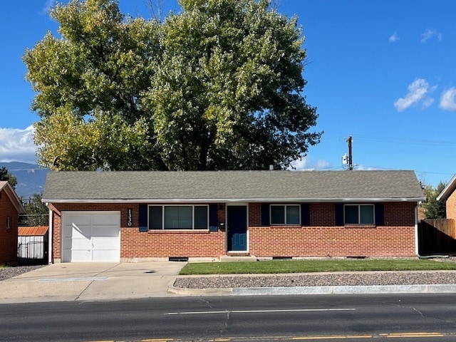 Building Photo - 1330 N Circle Dr