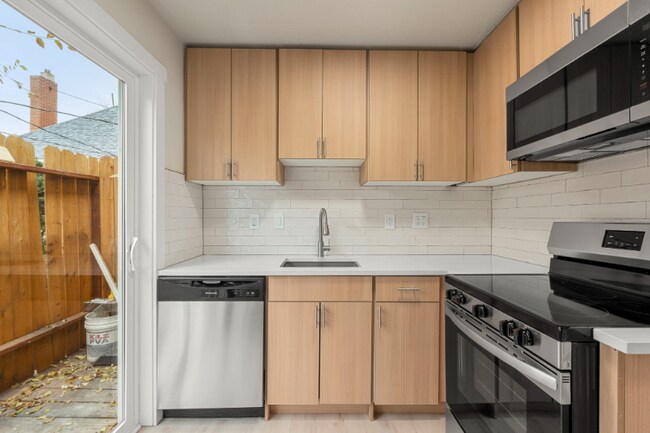 Photo - 706 E Dakota Ave