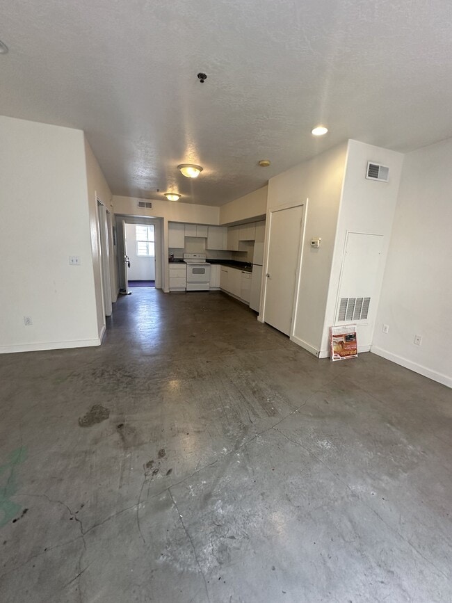Photo - 938 S Washington St Unit 105