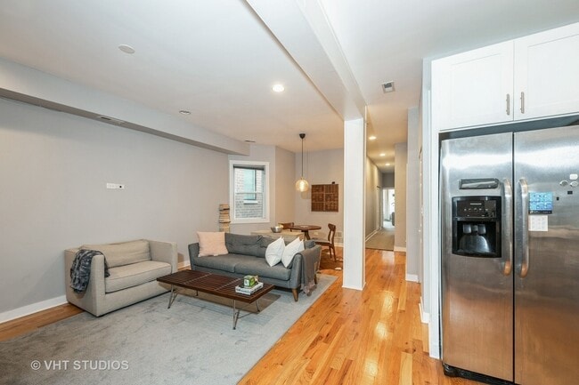 Living Room - 2436 W Chicago Ave Apartments Unit 2