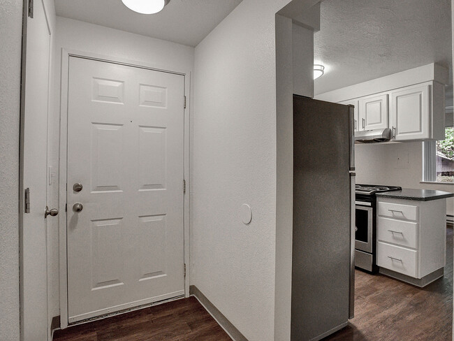 Photo - Foothills Apartments
