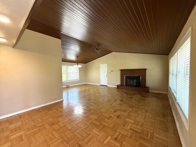 Photo - Timeless Comfort in Midwest City – 3BR Hom...